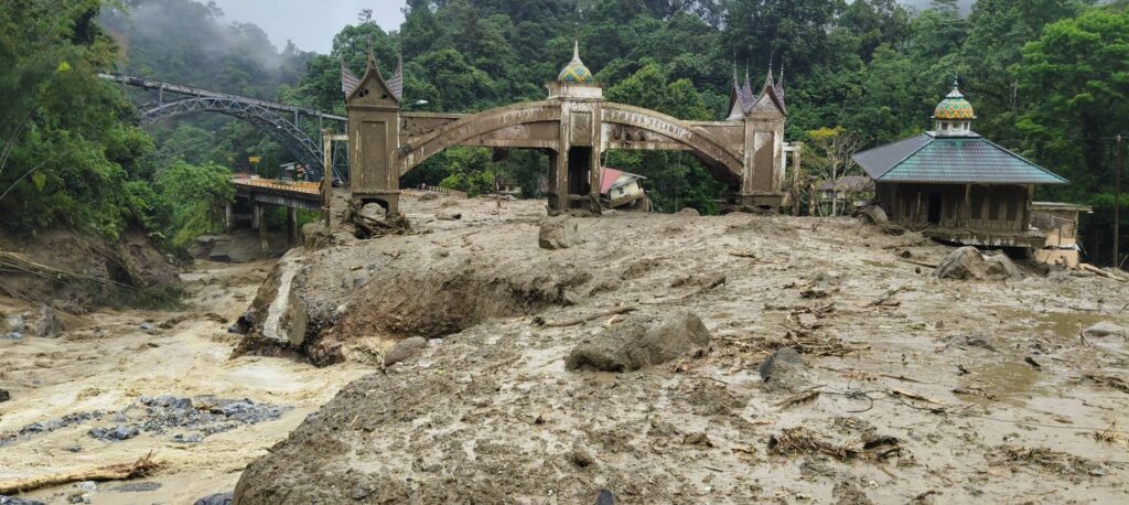 Padang Panjang bridge destroyed