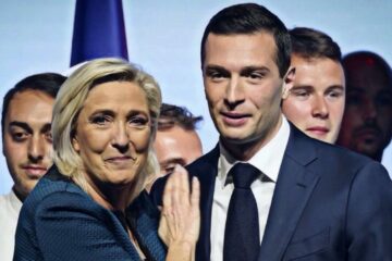 Mainstream Parties Hold the Line in French Local Elections as Extremes Stall