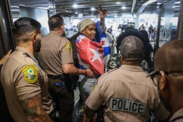 El artista disidente cubano Luis Manuel Otero Alcántara llega a Estados Unidos tras cinco años de prisión