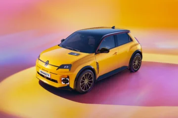 Renault 5 E Tech 2026: Living With the Electric Hatchback Everyone Is Talking About